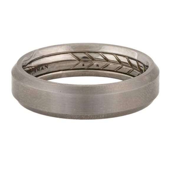 David Yurman Other - DAVID YURMAN TITANIUM BEVELED BAND RING